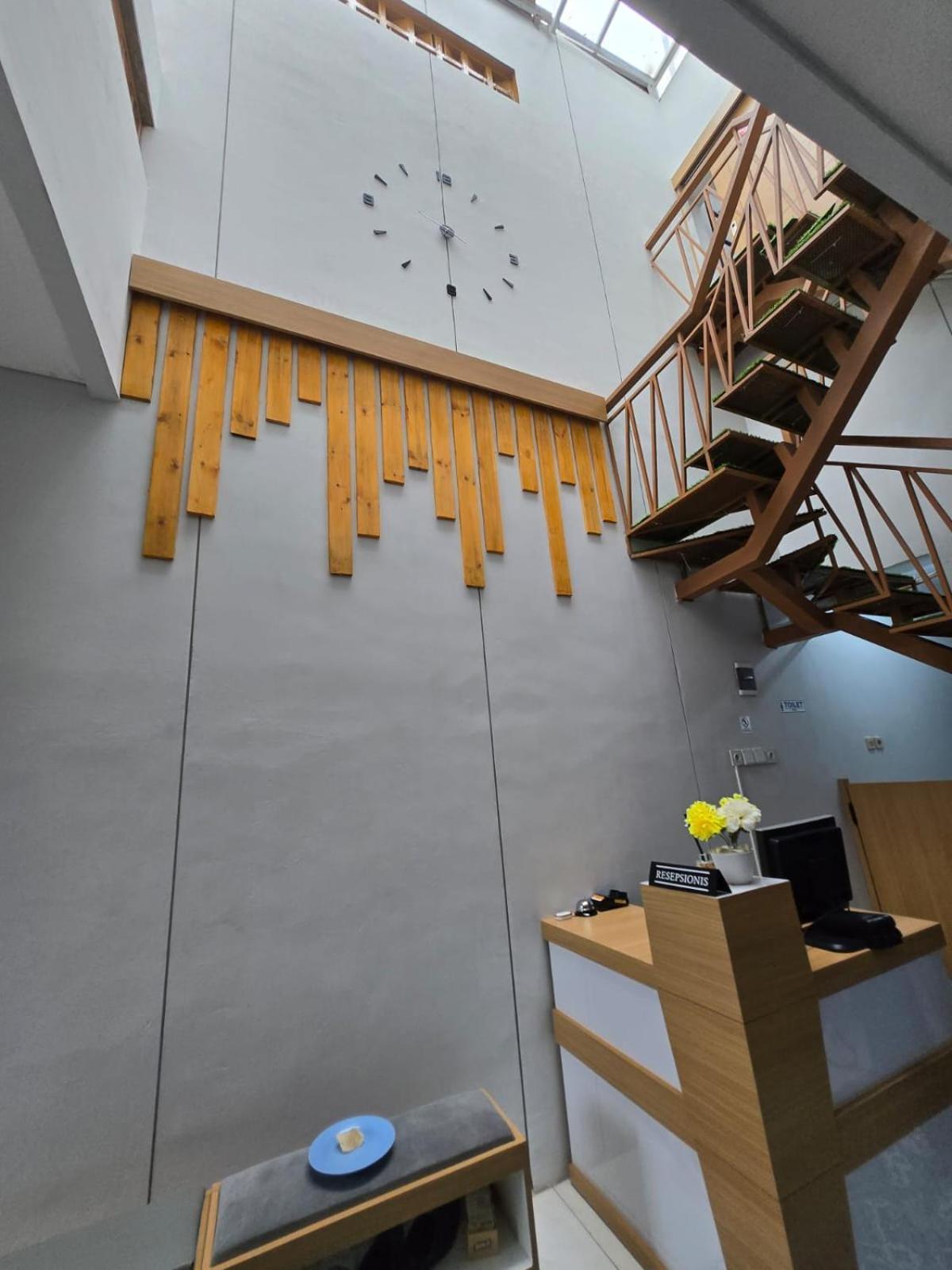 Laswi Syariah Guest House Bandung Exterior photo